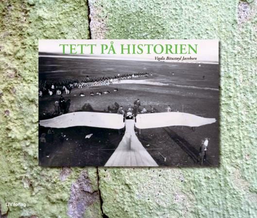 Forsidebilde av Tett på historien