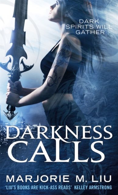 Forsidebilde av Darkness Calls : Hunter Kiss: Book 2