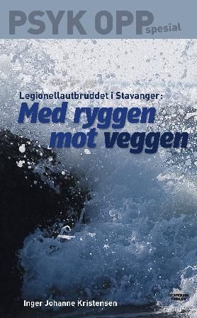 Med ryggen mot veggen
