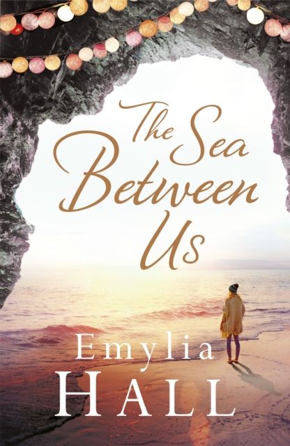 Forsidebilde av The Sea Between Us