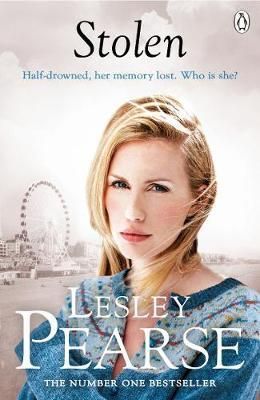 Forsidebilde av Stolen : A woman washes up on a beach, barely alive. Who is she?