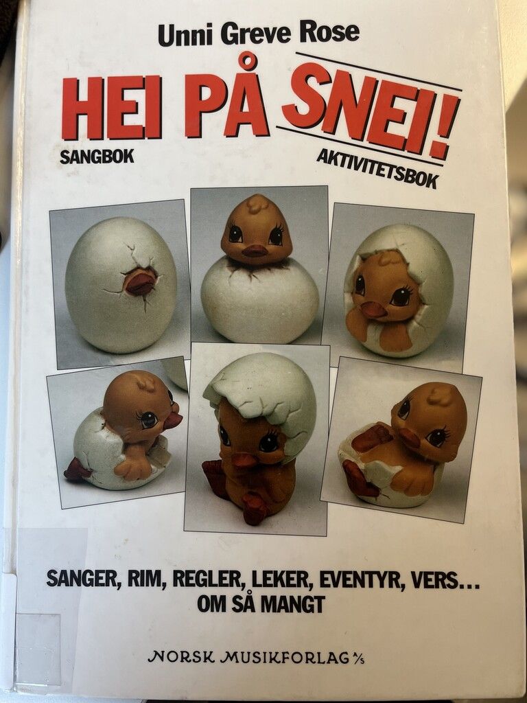 Hei på snei! : sanger, rim, regler, leker, eventyr, vers - om så mangt