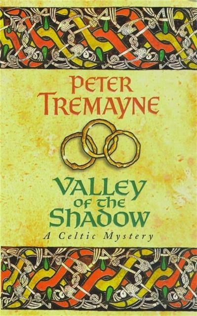 Forsidebilde av Valley of the Shadow (Sister Fidelma Mysteries Book 6) : A fascinating Celtic mystery of deadly deceit