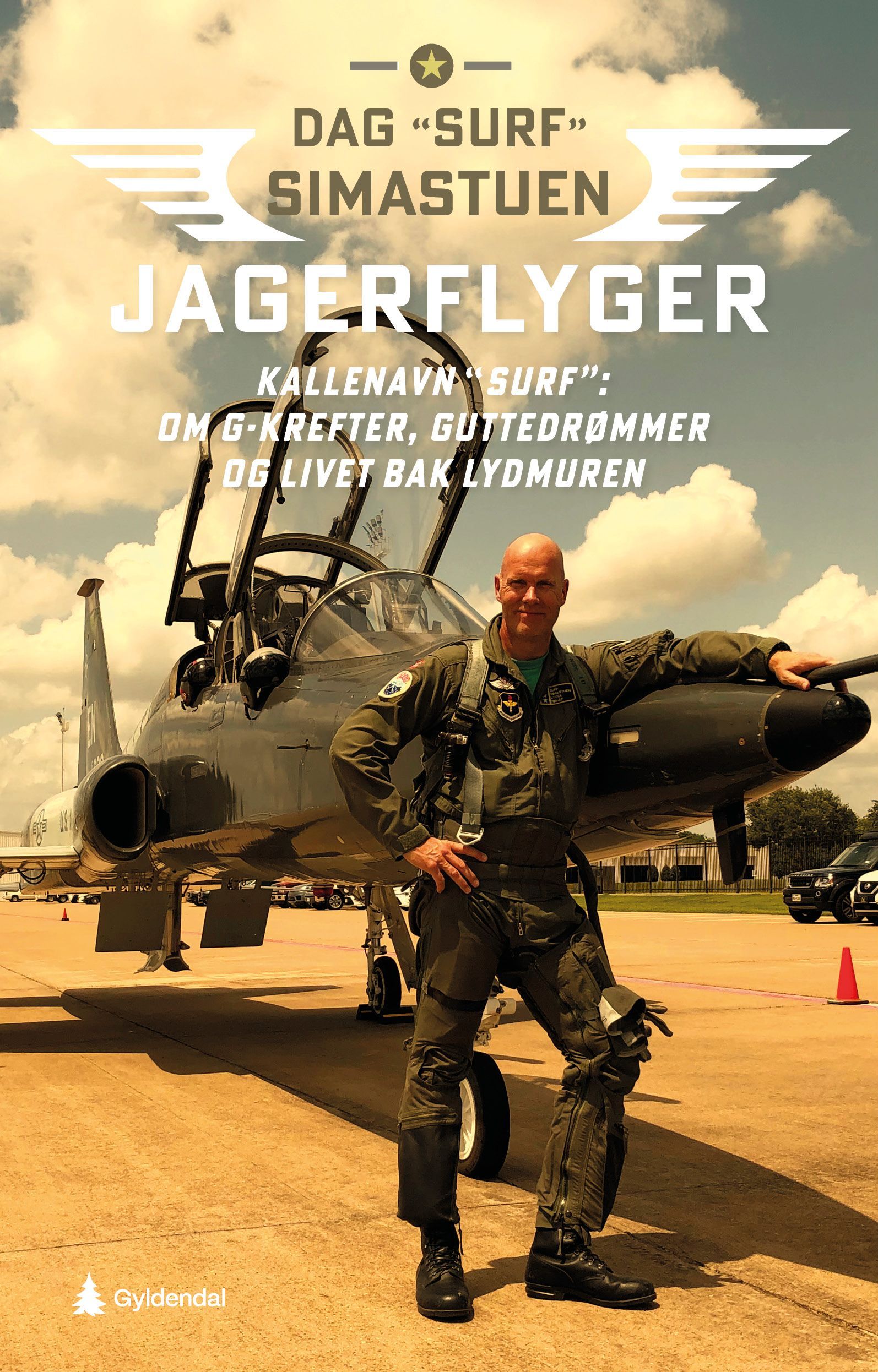 Jagerflyger : kallenavn Surf : om g-krefter, guttedrømmer og livet bak lydmuren