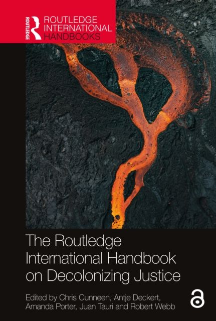 Forsidebilde av The Routledge International Handbook on Decolonizing Justice